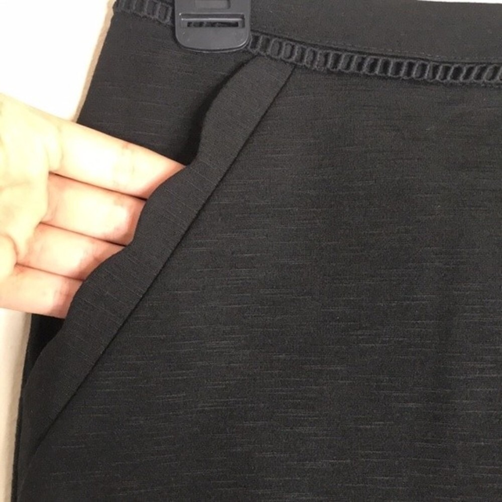 Skies Are Blue Women's Scalloped Hem Pocket Mini Skirt Black Small - Picture 4 of 10